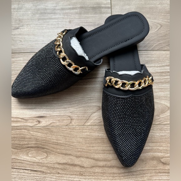 Taytoe Shoes - Classic Women’s Mules Black with Gold Chain Size 9 Slip On PU leather NEW in box